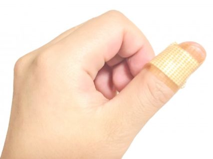 ささくれの原因や治し方と予防する食べ物！親不孝なの？